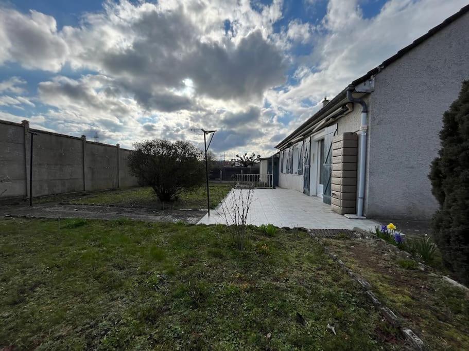 Maisonnette - Jardin Exterieur Champagne-sur-Seine المظهر الخارجي الصورة